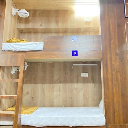 City Stay Deluxe Ac Dormitory มัดกอน ภายนอก รูปภาพ